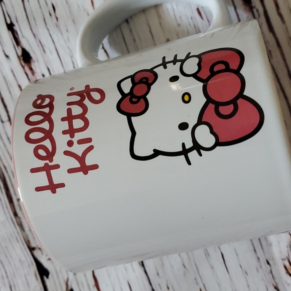 🆕️ SANRIO HELLO KITTY PINK BOW MUG 💕 - Picture 3 of 5